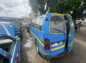 Toyota HiAce 2006 Blue