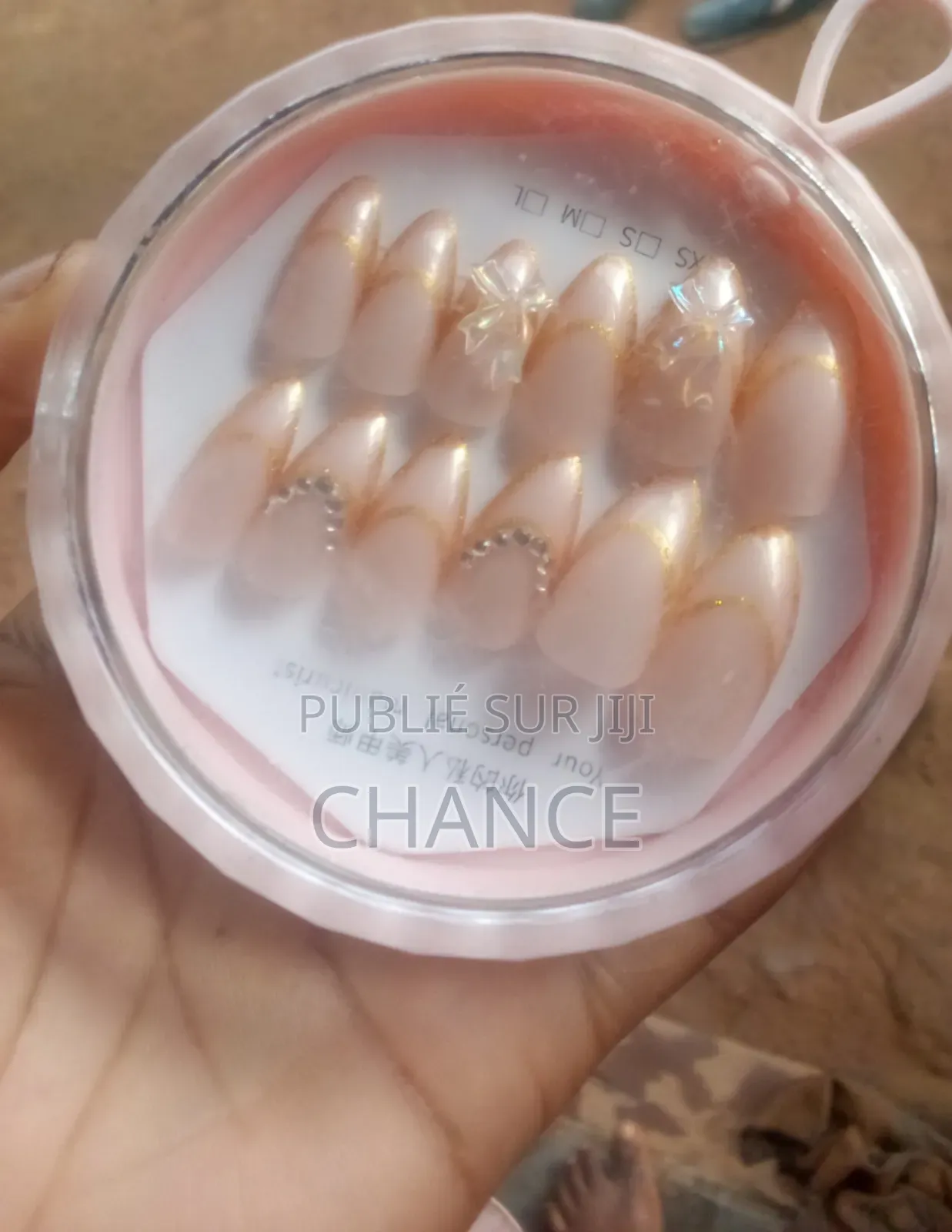 Faux Ongles +Cole