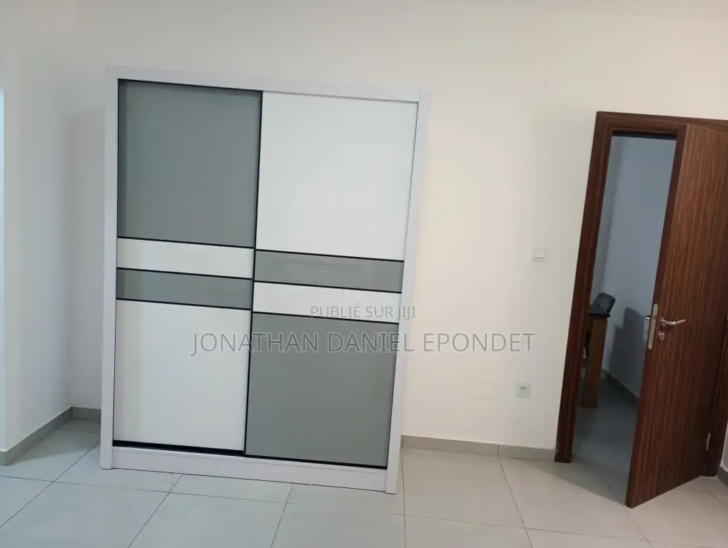 Furnished 2chbre Appartement dans Appartement Meublé, Moungali à Louer