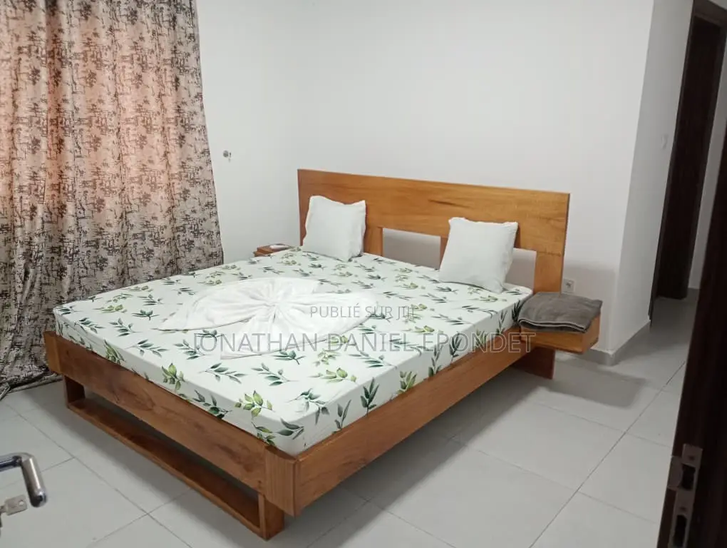 Furnished 2chbre Appartement dans Appartement Meublé, Moungali à Louer