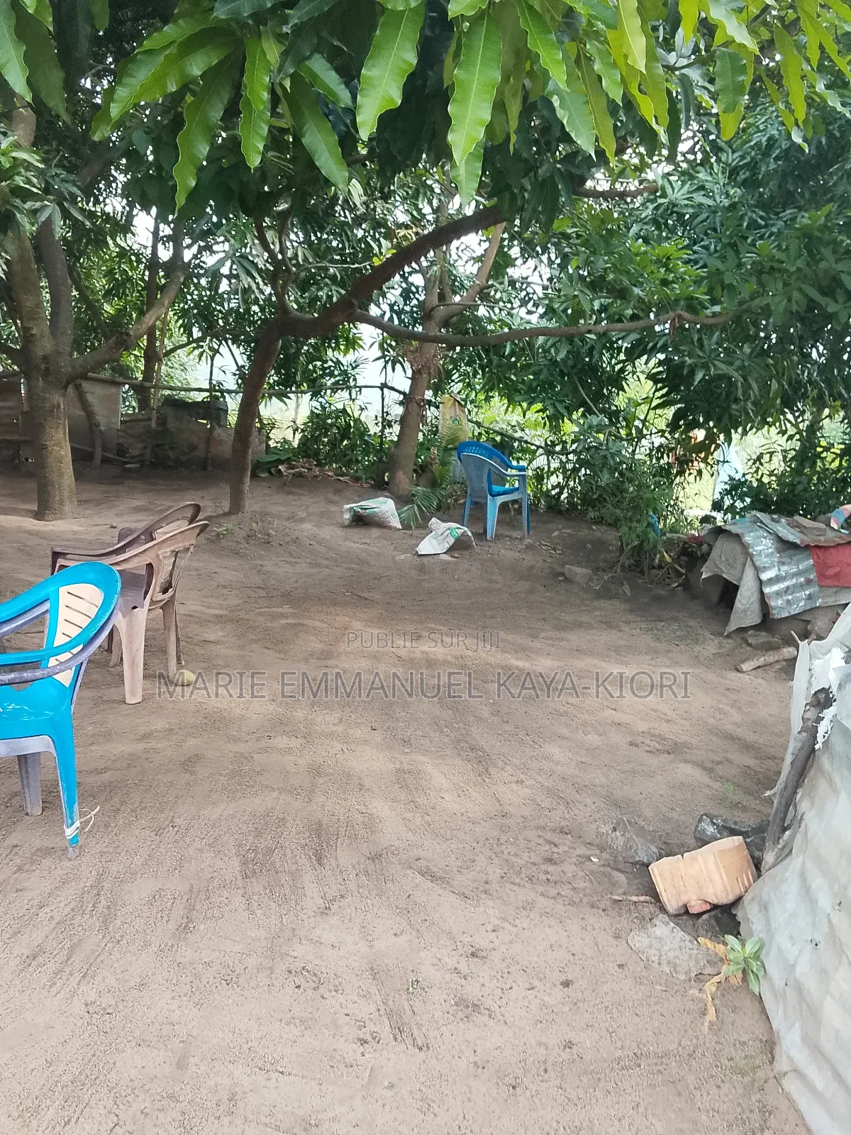 Démi Parcelle À Vendre 10m 10m Au Quartier Massengo Arrêt 3 Poto