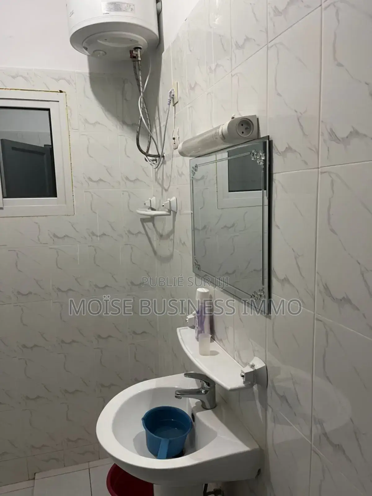 Furnished 2chbre Appartement dans Moïse Business &, Lumumba à Louer