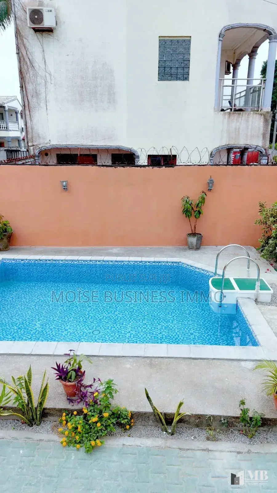 Furnished 2chbre Villa dans Moïse Business &, Lumumba à Louer