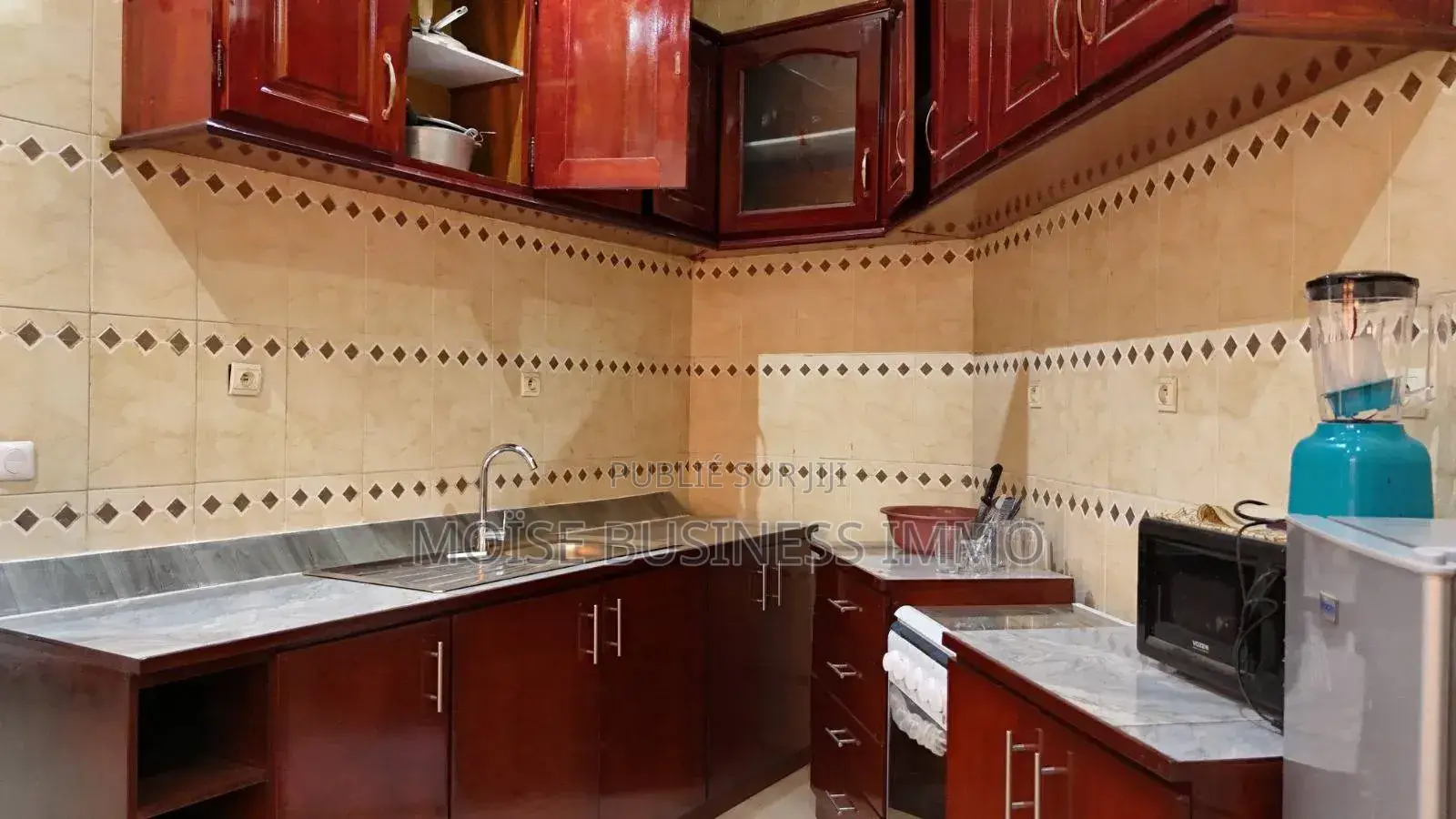 Furnished 2chbre Villa dans Moïse Business &, Lumumba à Louer