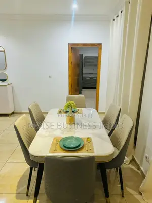 Furnished 1chbre Appartement dans Moïse Business &, Lumumba à Louer