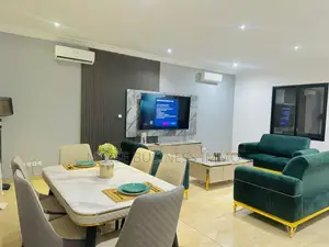 Furnished 1chbre Appartement dans Moïse Business &, Lumumba à Louer