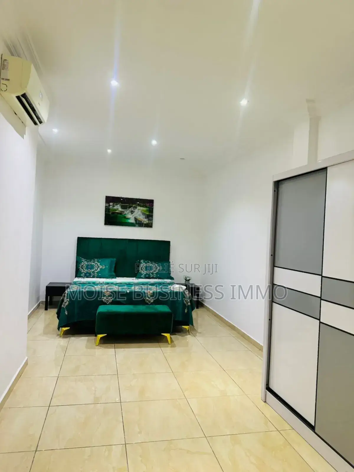 Furnished 1chbre Appartement dans Moïse Business &, Lumumba à Louer