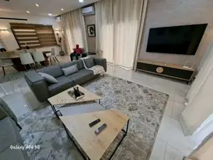 Furnished 4chbre Villa dans Moïse Business &, Lumumba à Louer