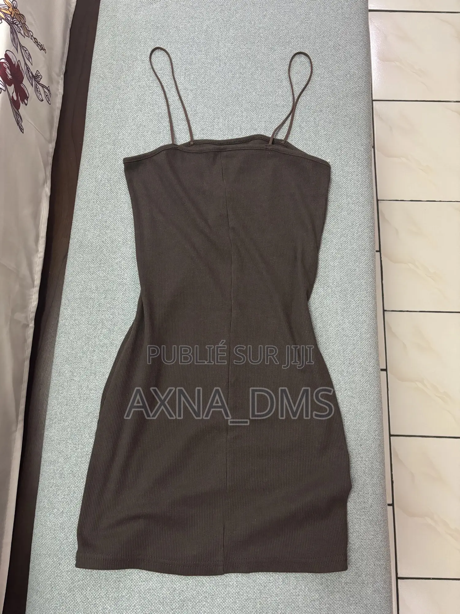 Robe Marron Courte