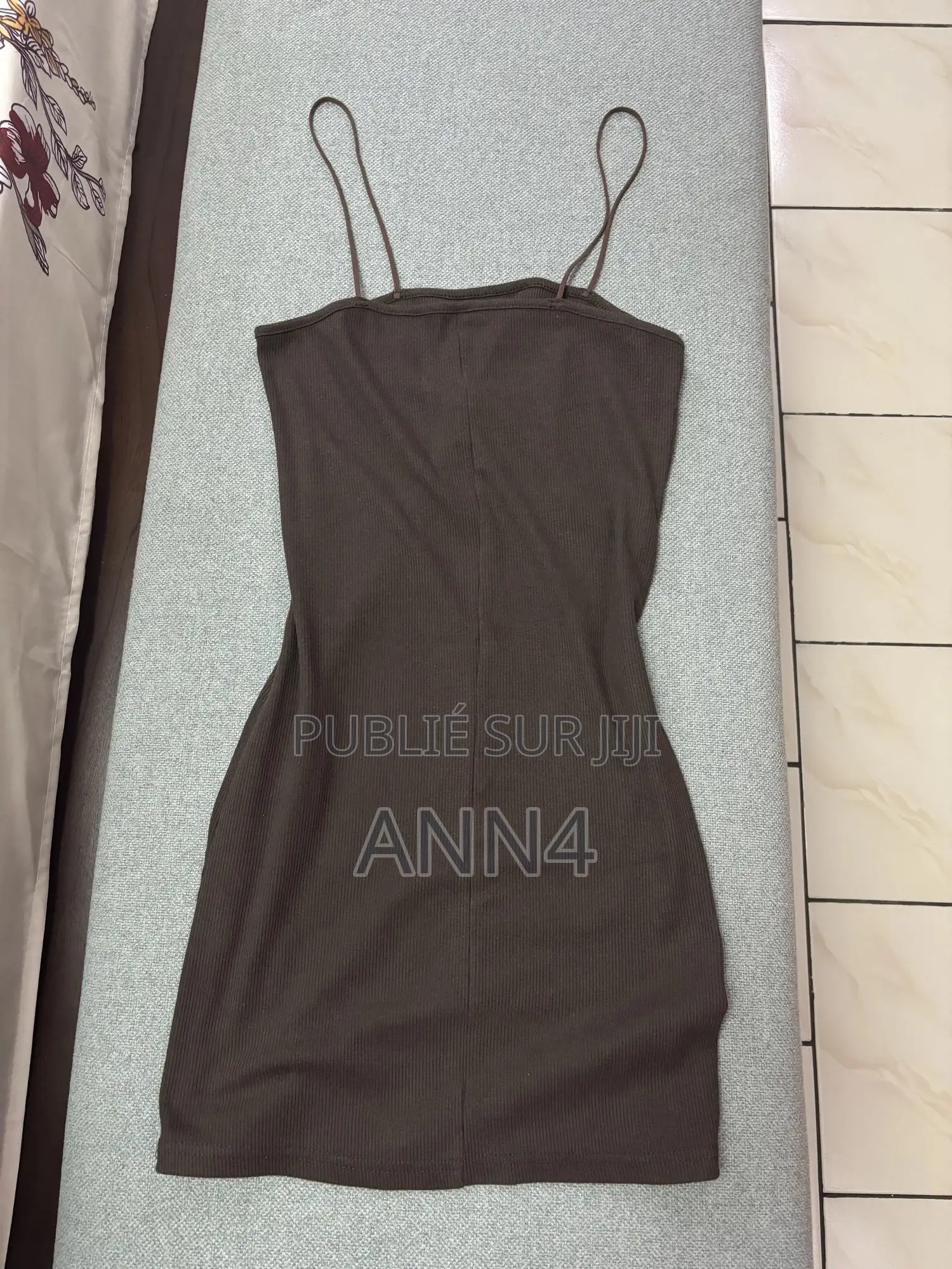 Robe Marron Courte