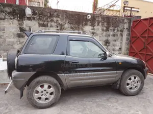 Toyota RAV4 LE AWD (2.5L 4cyl 6A) 2013 Noir Mat