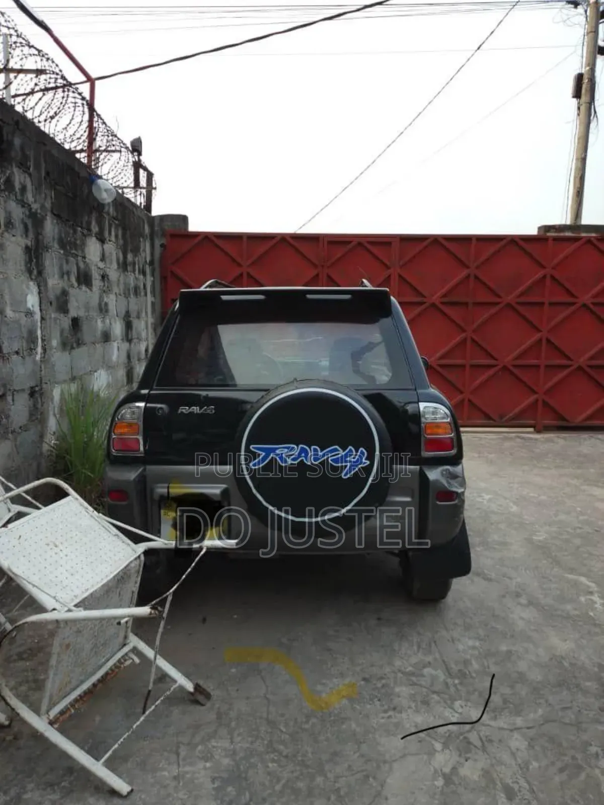 Toyota RAV4 LE AWD (2.5L 4cyl 6A) 2013 Noir Mat