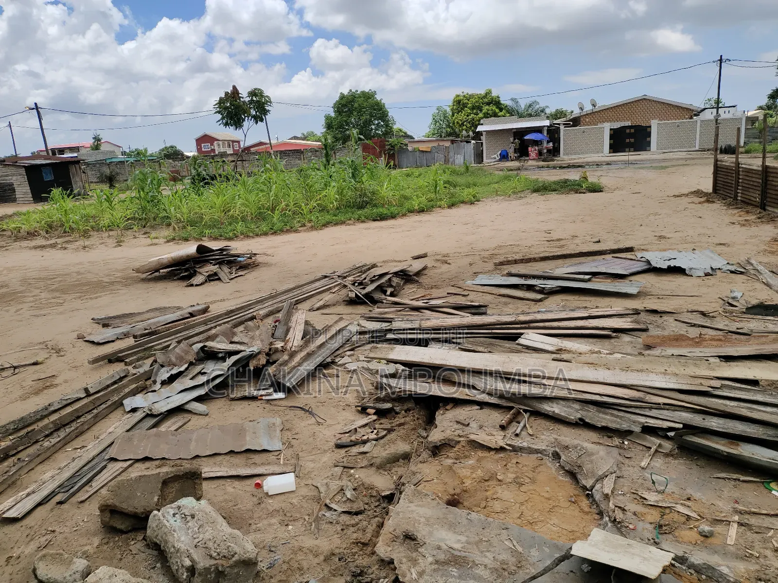 Parcelle De 400m2, Vindoulou Sur l'Avenue Kilendo Vers Kimbangiste