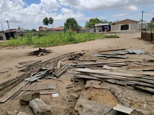 Parcelle De 400m2, Vindoulou Sur l'Avenue Kilendo Vers Kimbangiste