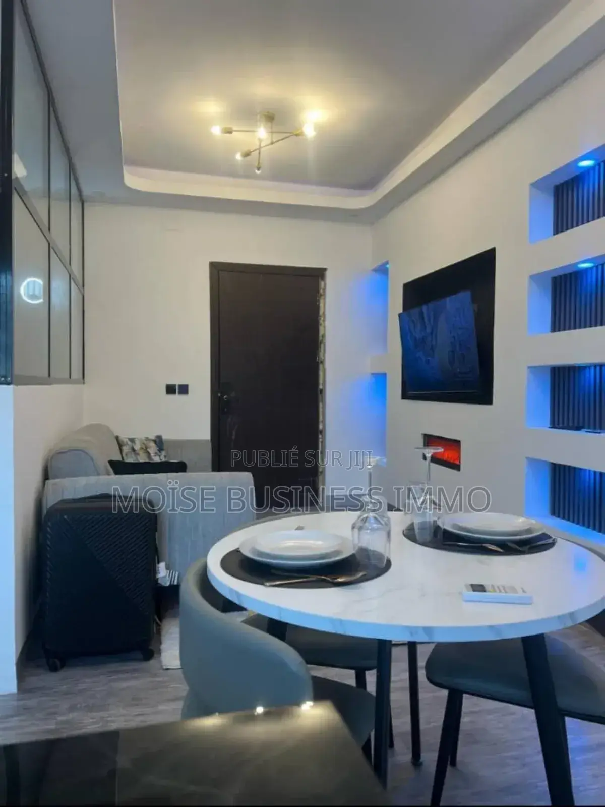 Furnished 1chbre Appartement dans Moïse Business &, Lumumba à Louer