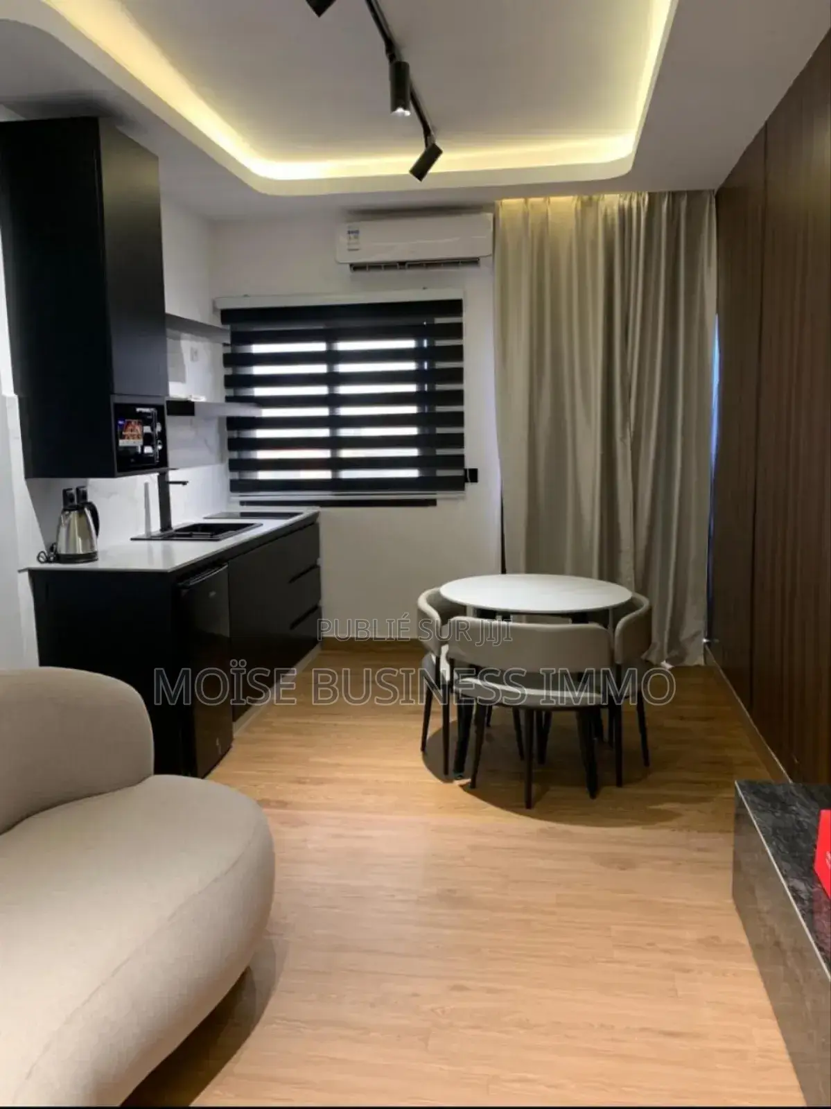 Furnished 1chbre Appartement dans Moïse Business &, Lumumba à Louer