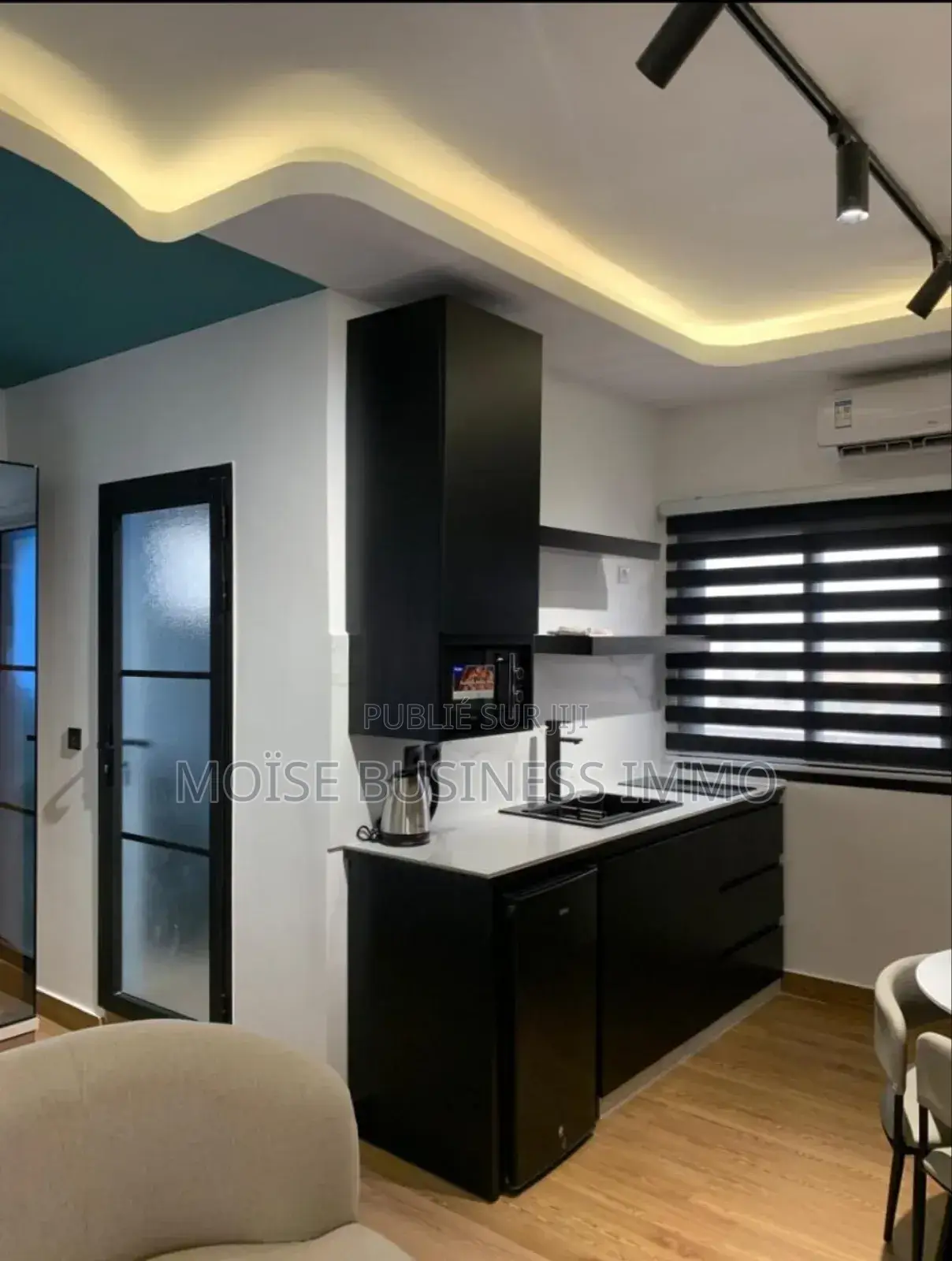 Furnished 1chbre Appartement dans Moïse Business &, Lumumba à Louer