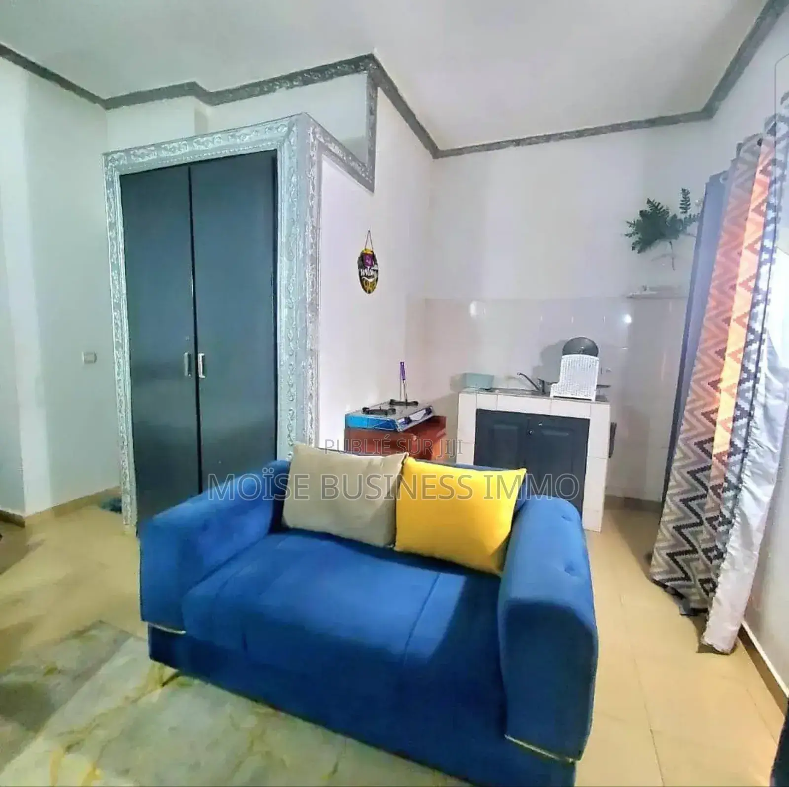 Furnished 1chbre Studio dans Moïse Business &, Lumumba à Louer