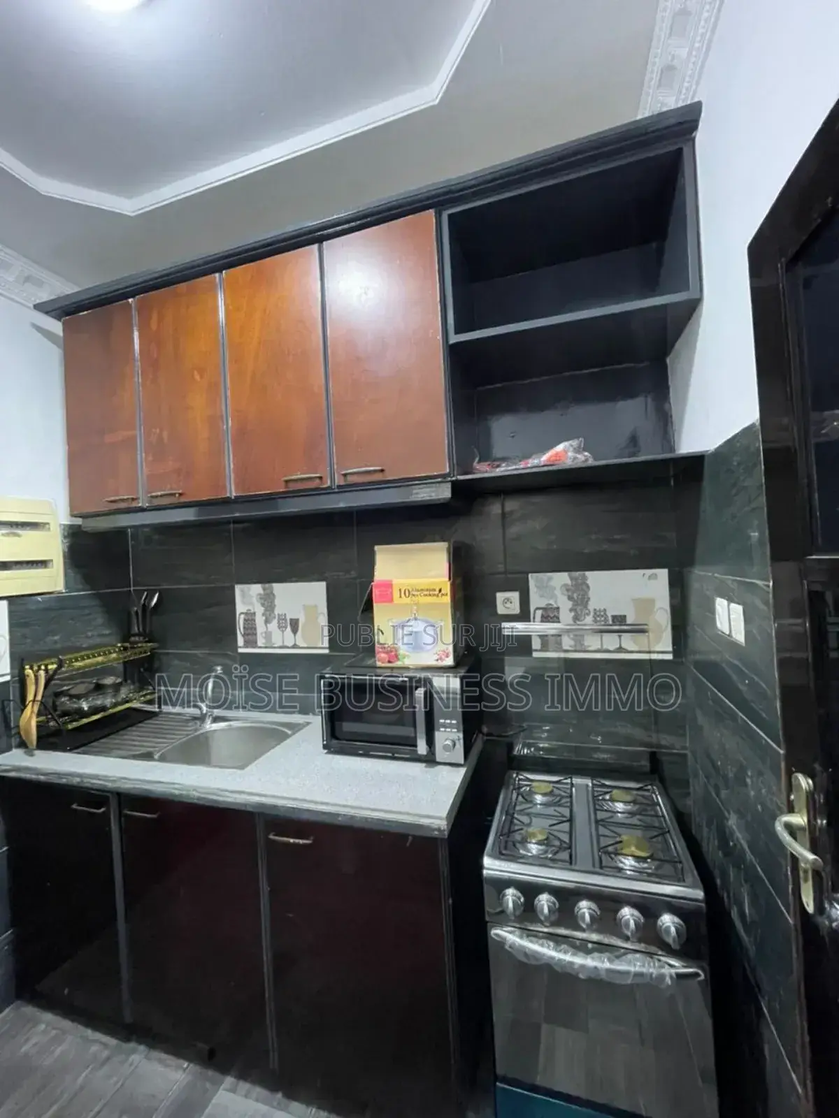 Furnished 1chbre Maison dans Moïse Business &, Lumumba à Louer