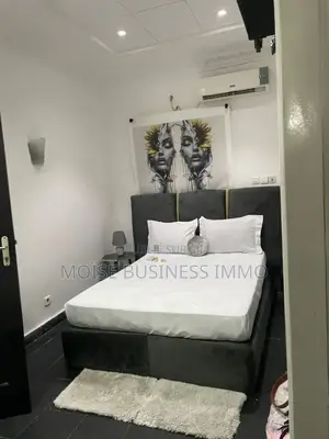 Furnished 1chbre Maison dans Moïse Business &, Lumumba à Louer