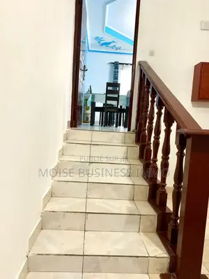 Furnished 2chbre Appartement dans Moïse Business &, Lumumba à Louer