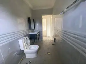 2chbre Appartement dans Moïse Business &, Lumumba à Louer