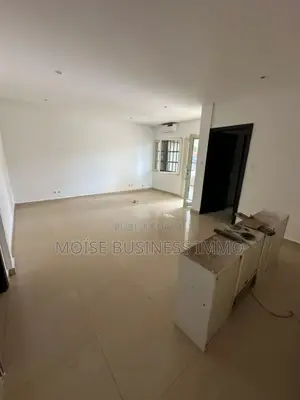 3chbre Appartement dans Moïse Business &, Lumumba à Louer