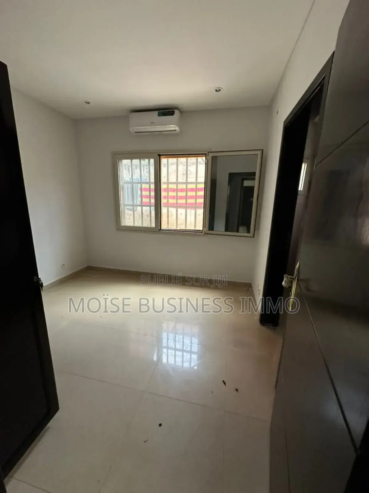 3chbre Appartement dans Moïse Business &, Lumumba à Louer