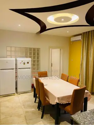 Furnished 2chbre Appartement dans Moïse Business &, Lumumba à Louer