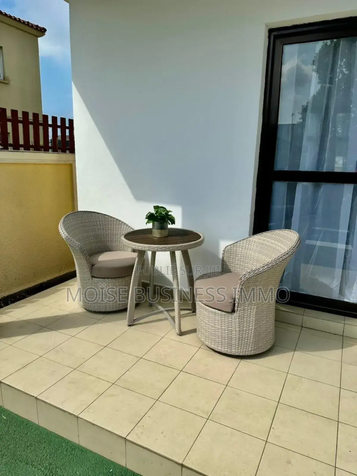 Furnished 3chbre Villa dans Moïse Business &, Lumumba à Louer