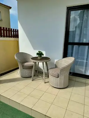 Furnished 3chbre Villa dans Moïse Business &, Lumumba à Louer