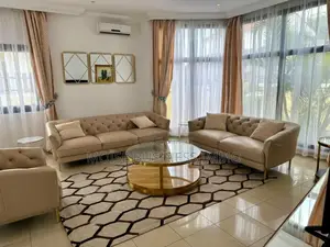 Furnished 3chbre Villa dans Moïse Business &, Lumumba à Louer