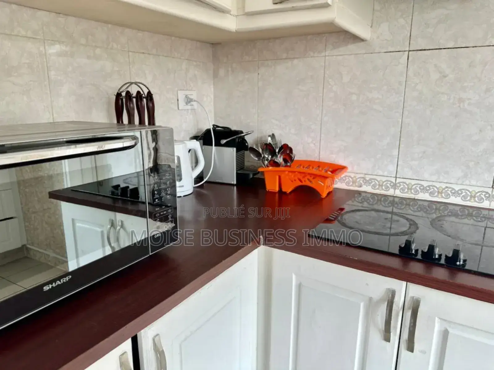 Furnished 3chbre Villa dans Moïse Business &, Lumumba à Louer