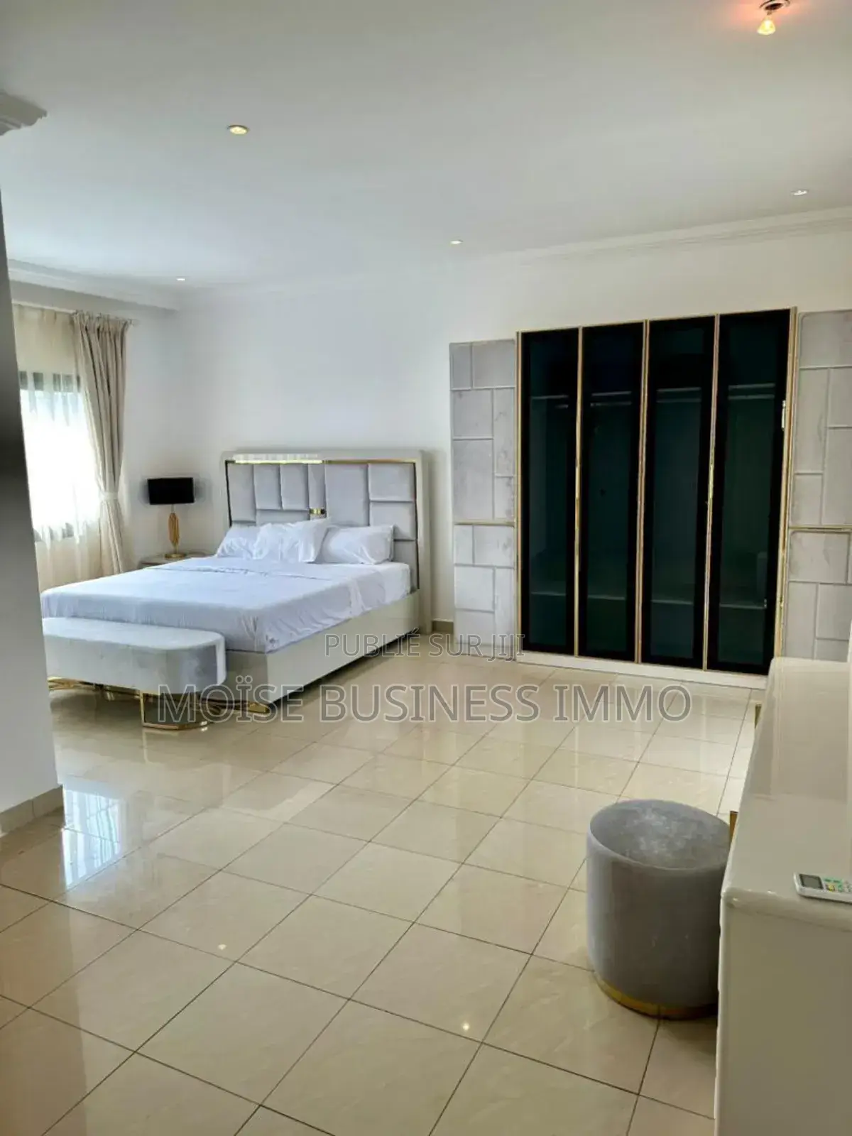 Furnished 3chbre Villa dans Moïse Business &, Lumumba à Louer