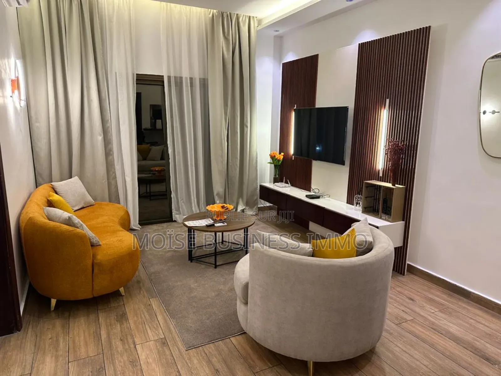 Furnished 1chbre Appartement dans Moïse Business &, Lumumba à Louer