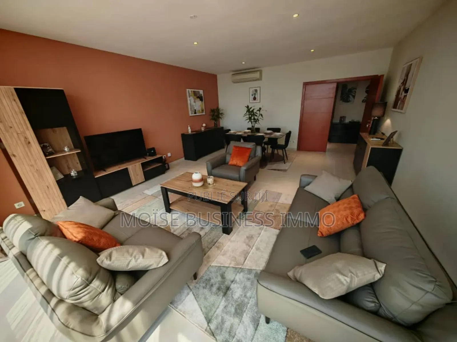 Furnished 2chbre Appartement dans Moïse Business &, Lumumba à Louer