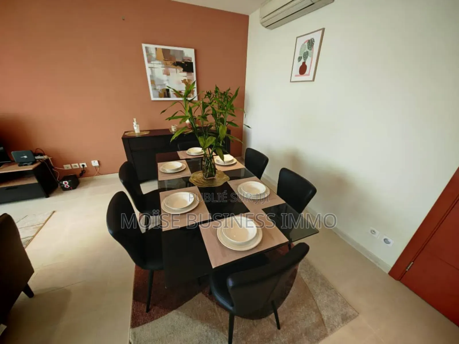Furnished 2chbre Appartement dans Moïse Business &, Lumumba à Louer