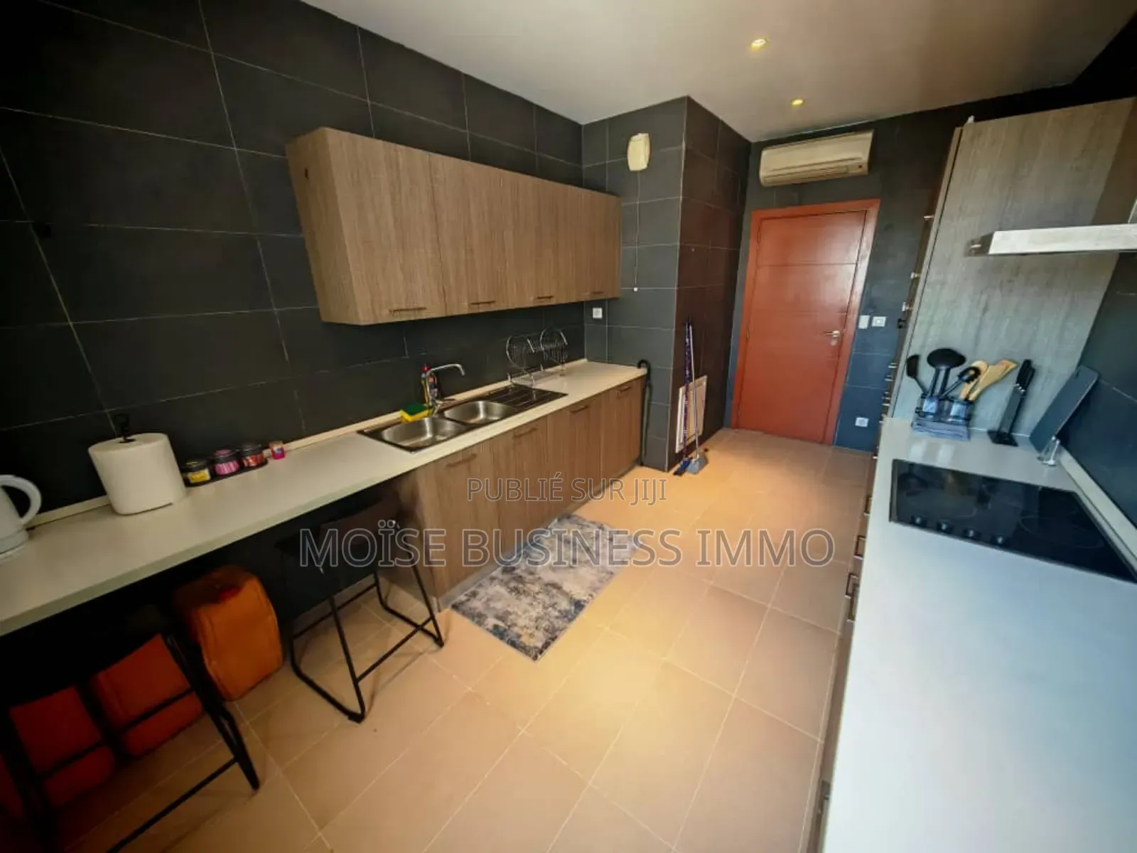 Furnished 2chbre Appartement dans Moïse Business &, Lumumba à Louer