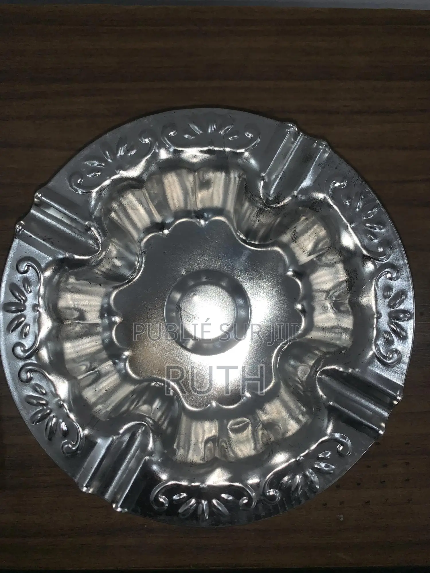 Cendrier Métal Élégant – 500f