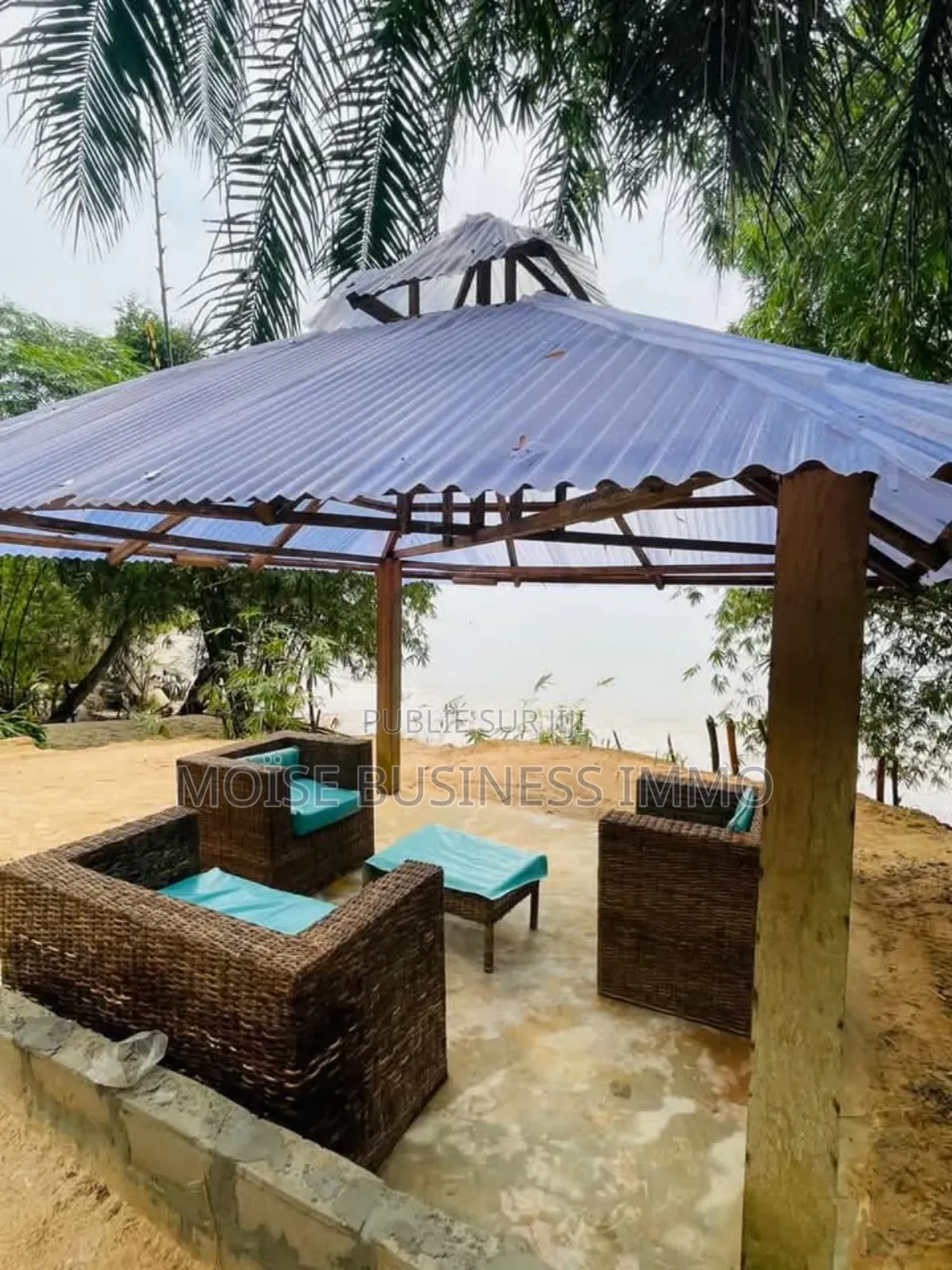 Furnished 2chbre Maisonnette dans Moïse Business &, Loango à Louer