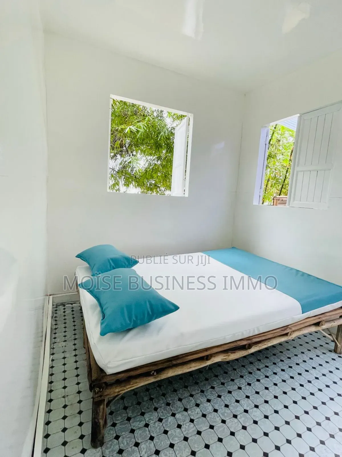 Furnished 2chbre Maisonnette dans Moïse Business &, Loango à Louer