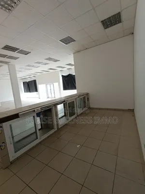 Local Commercial Au Centre-Ville Sur Charle De Gaulle 3 Millions TTC