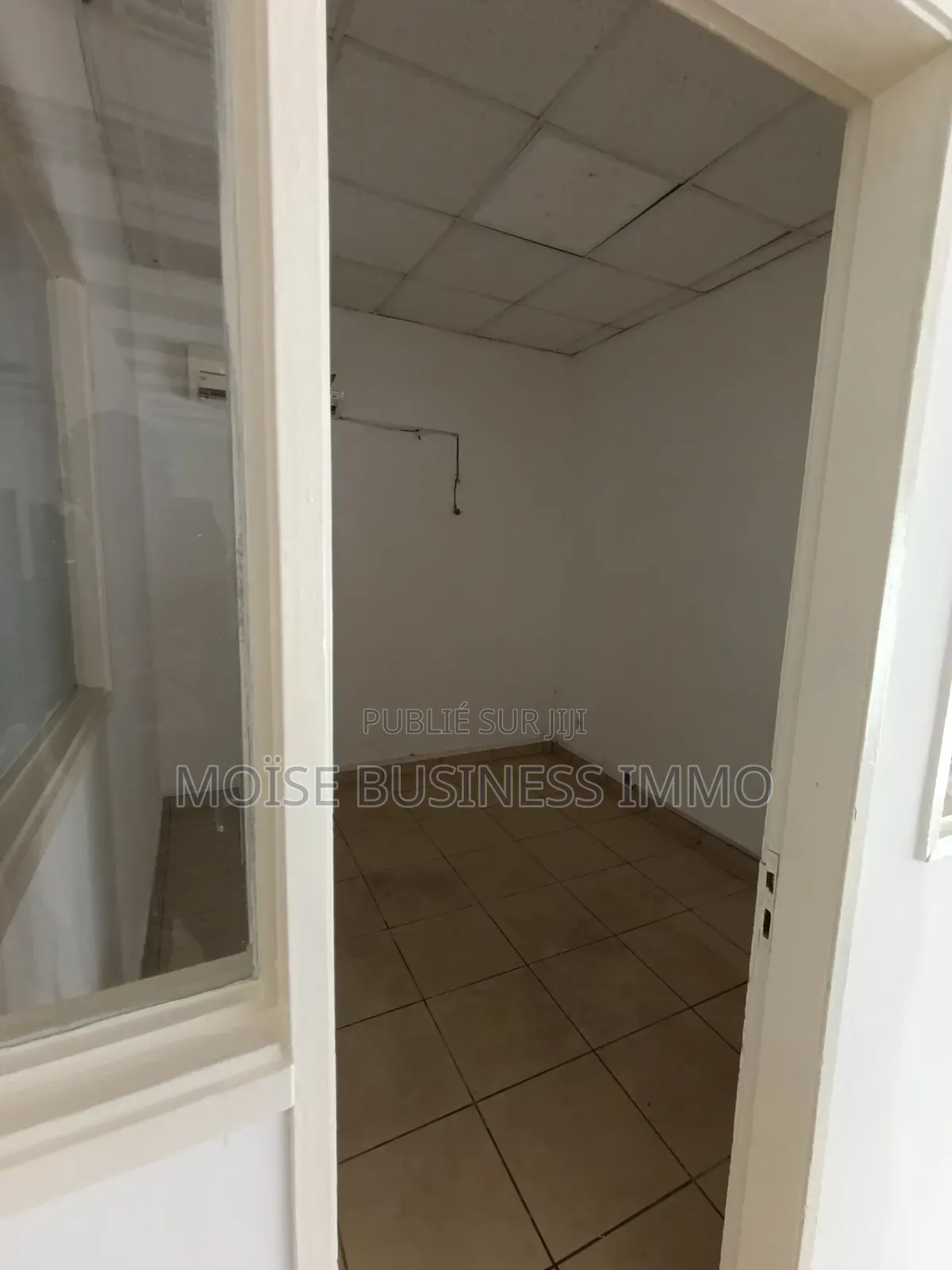 Local Commercial Au Centre-Ville Sur Charle De Gaulle 3 Millions TTC