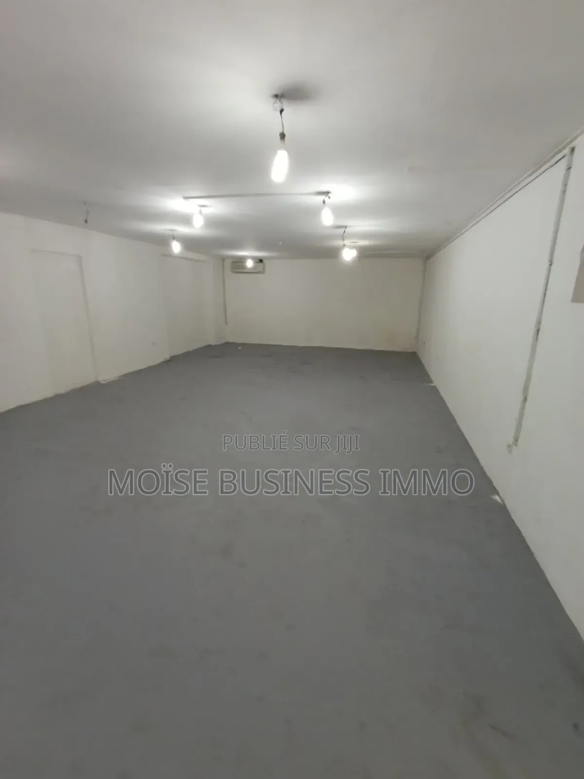 Local Commercial Au Centre-Ville Sur Charle De Gaulle 3 Millions TTC