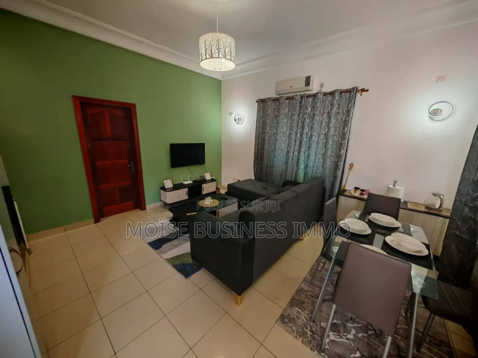 Furnished 1chbre Appartement dans Moïse Business &, Lumumba à Louer