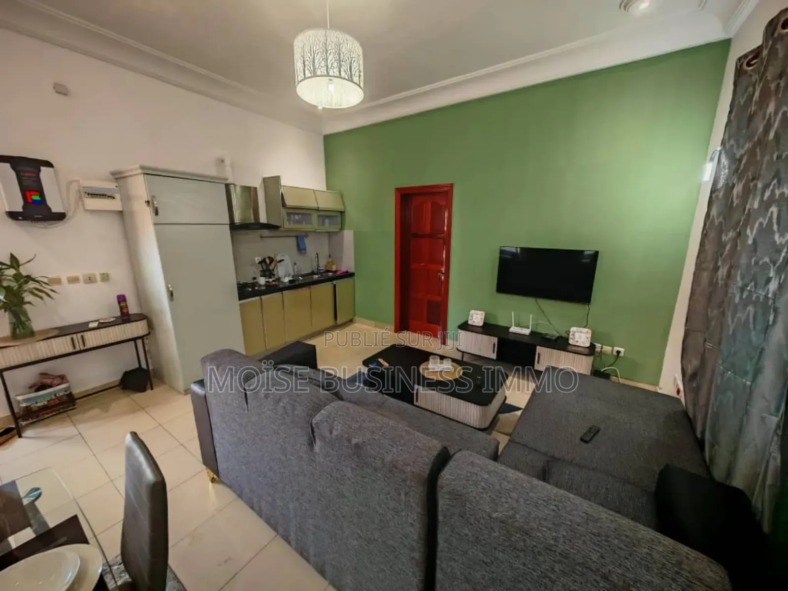 Furnished 1chbre Appartement dans Moïse Business &, Lumumba à Louer