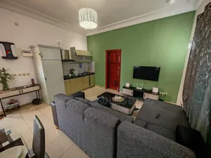Furnished 1chbre Appartement dans Moïse Business &, Lumumba à Louer