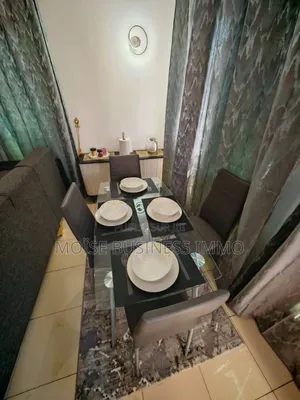 Furnished 1chbre Appartement dans Moïse Business &, Lumumba à Louer