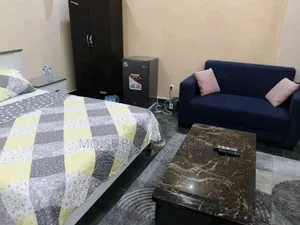 Furnished 1chbre Appartement dans Moïse Business &, Lumumba à Louer