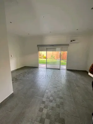 1chbre Appartement dans Moïse Business &, Lumumba à Louer